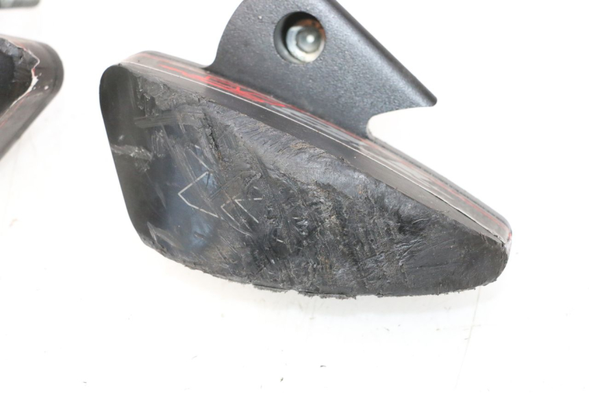 photo de ENGINE SLIDER SUZUKI GSR 600 (2005 - 2012) - Fixing points details
