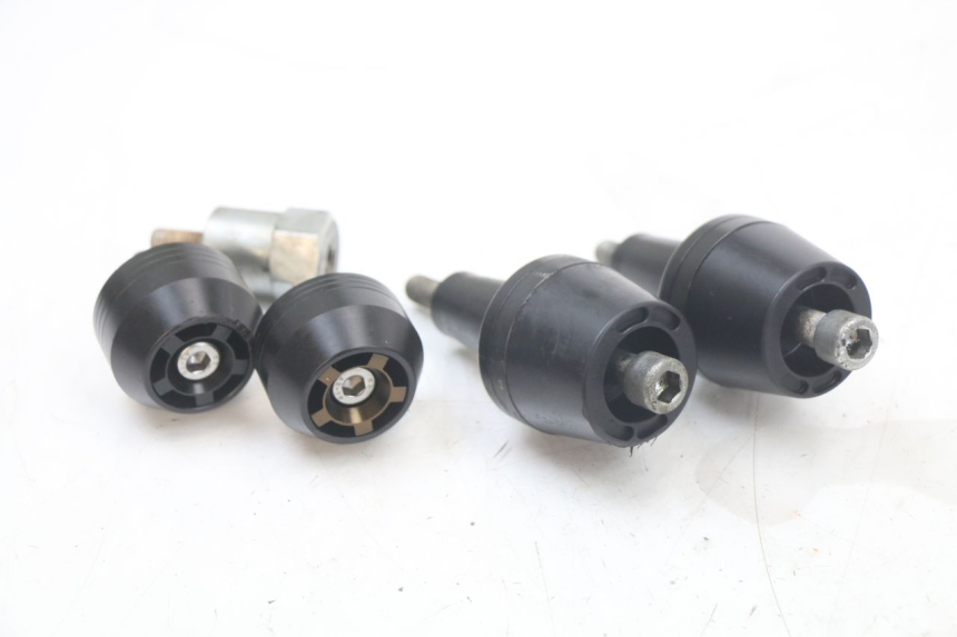 photo de ENGINE SLIDER YAMAHA FZ1 FAZER 1000 (2007 - 2009) - Component detail