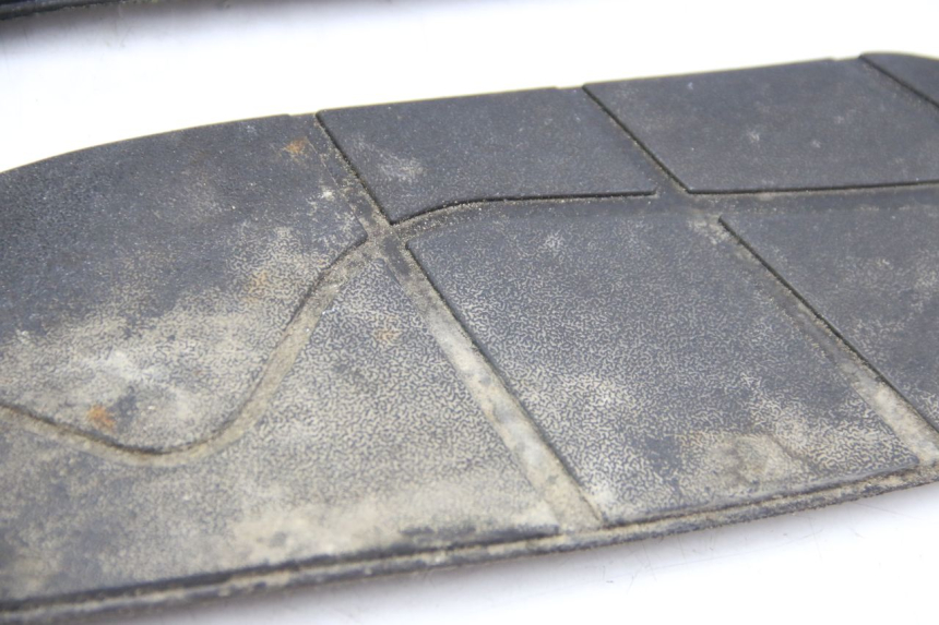 photo de FOOTBOARD MAT APRILIA ATLANTIC 500 (2002 - 2003) - Distinctive features