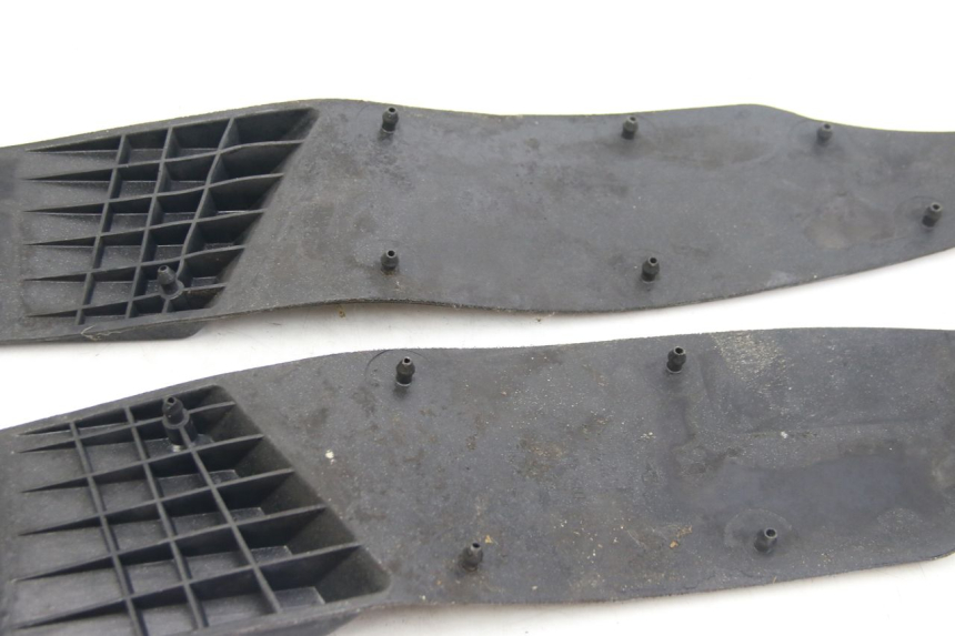 photo de FOOTBOARD MAT APRILIA ATLANTIC 500 (2002 - 2003) - Surface and material condition