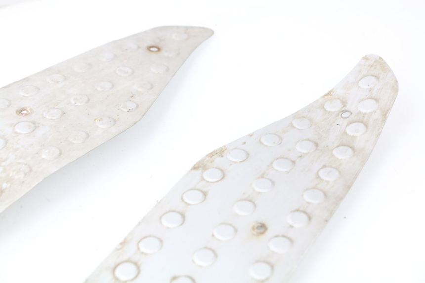 photo de FOOTBOARD MAT JONWAY AZTRAL 125 (2008 - 2017) - Product overview