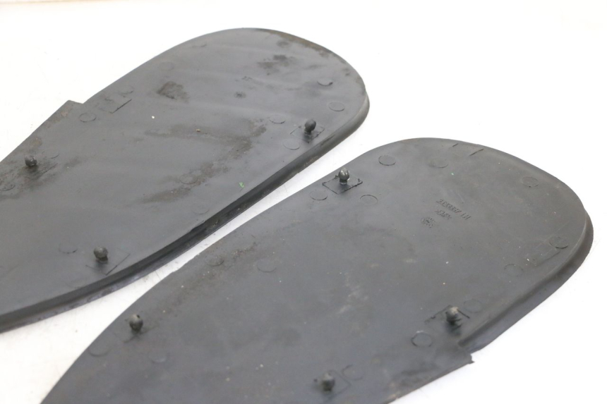 photo de FLOOR PANEL RUBBER BMW C1 125 (2000 - 2003) - Component detail