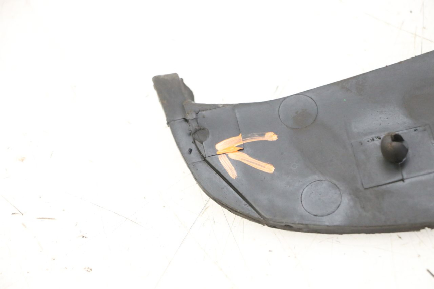 photo de FLOOR PANEL RUBBER BMW C1 125 (2000 - 2003) - Alternative perspective