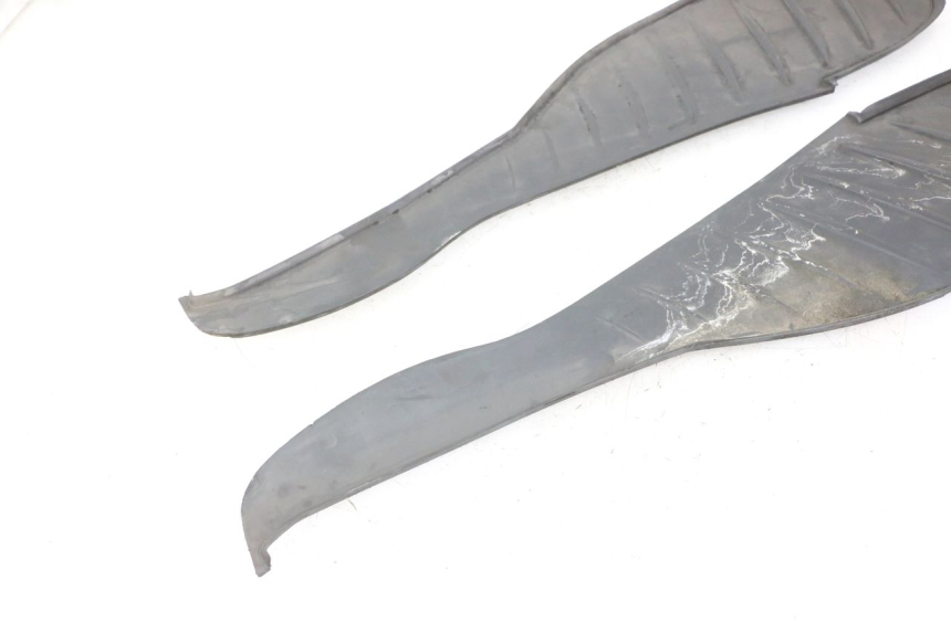 photo de FLOOR PANEL RUBBER BMW C1 125 (2000 - 2003) - Product overview