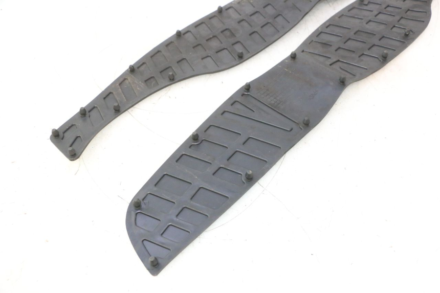 photo de FLOOR PANEL RUBBER SUZUKI BURGMAN 125 (2007 - 2014) - Component detail
