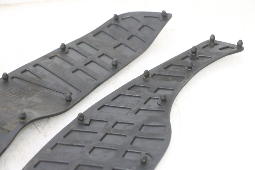 photo de FLOOR PANEL RUBBER SUZUKI BURGMAN 125 (2007 - 2014) - Alternative perspective