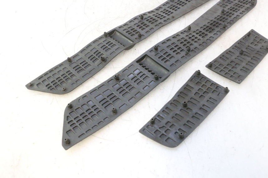 photo de FLOOR PANEL RUBBER SUZUKI BURGMAN EXECUTIVE ABS 650 (2006 - 2012) - Component detail