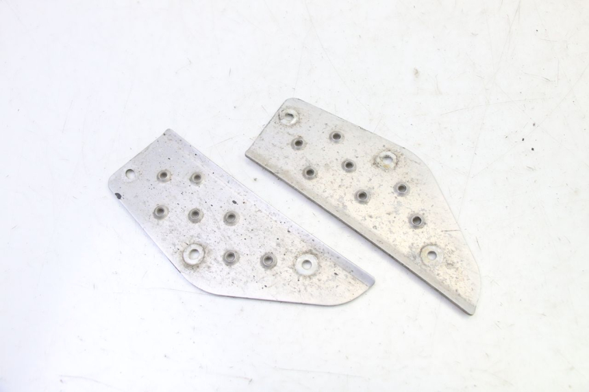 photo de FLOOR PANEL RUBBER YAMAHA BW'S 100 (1999 - 2002) - Alternative perspective