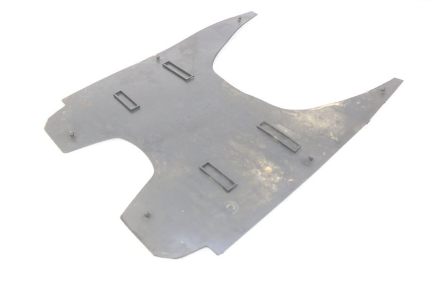 photo de FOOTBOARD MAT SUZUKI CP 80 (1985 - 1996) - Zoom on usage condition