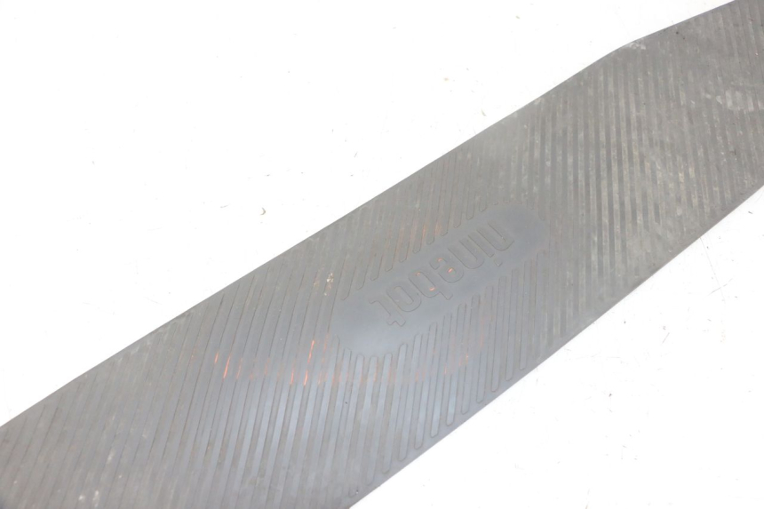 photo de FOOTREST MAT SEGWAY NINEBOT E2 1 - Alternative perspective