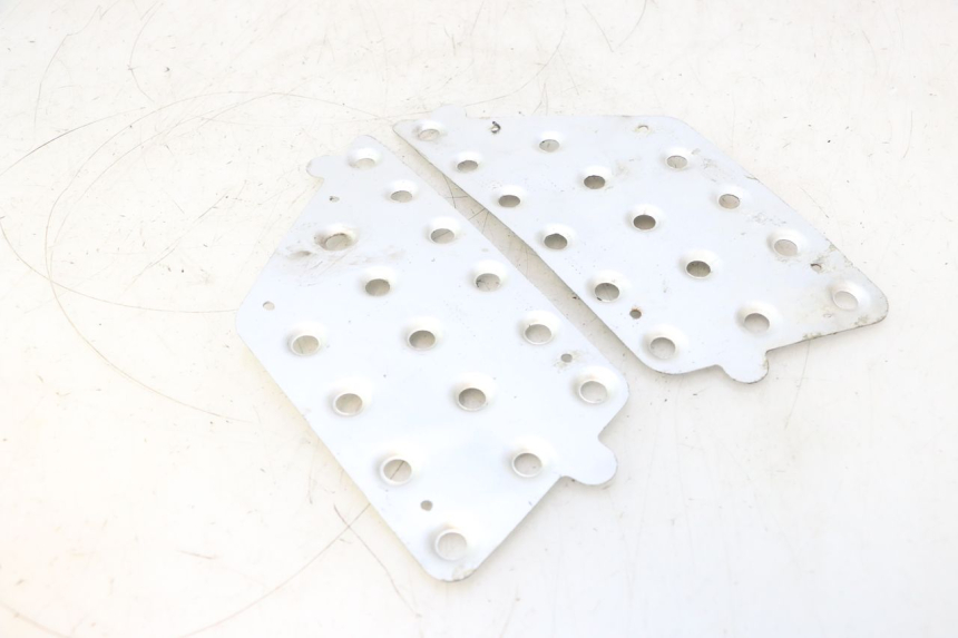 photo de FLOOR PANEL RUBBER KEEWAY F-ACT NAKED 50 (2009 - 2014) - Component detail