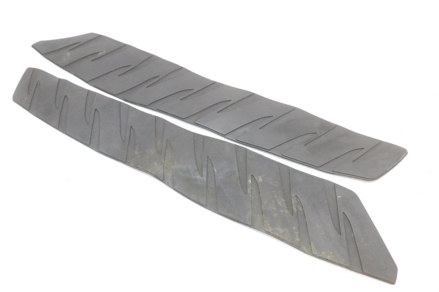 photo de FLOOR PANEL RUBBER HONDA FJS SILVER WING SILVERWING 400 (2005 - 2008) - Component detail