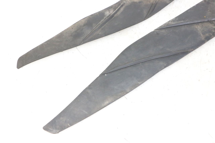 photo de FLOOR PANEL RUBBER HONDA FORZA ABS 300 (2013 - 2017) - Surface and material condition