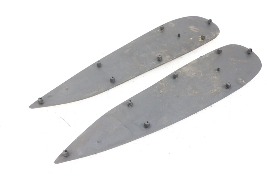 photo de FLOOR PANEL RUBBER PEUGEOT GEOPOLIS RS 125 (2007 - 2009) - Zoom on usage condition