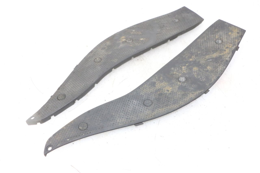 photo de FLOOR PANEL RUBBER GILERA NEXUS 300 (2008 - 2013) - Main view