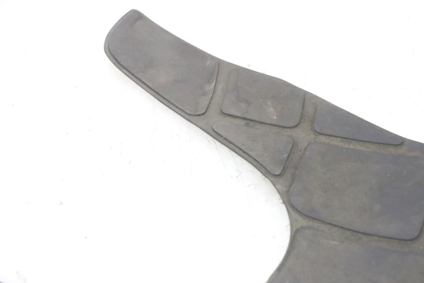 photo de FLOOR PANEL RUBBER KYMCO GRAND DINK 125 (2002 - 2007) - Alternative perspective