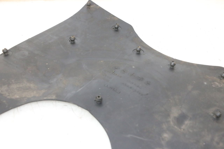 photo de FLOOR PANEL RUBBER KYMCO GRAND DINK 125 (2002 - 2007) - Surface and material condition