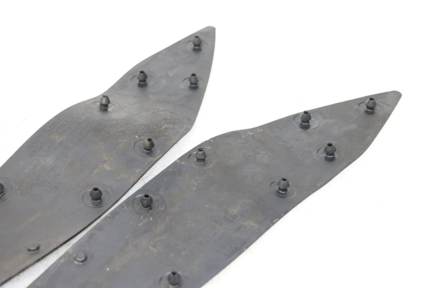 photo de FLOOR PANEL RUBBER HONDA PCX (JF57/JF64) 125 (2014 - 2018) - Zoom on usage condition