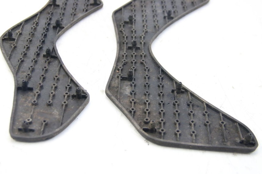 photo de FOOTBOARD MAT YAMAHA HW XENTER 125 (2011 - 2017) - Component detail