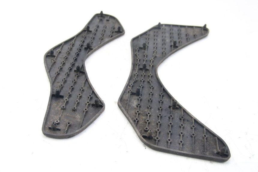 photo de FOOTBOARD MAT YAMAHA HW XENTER 125 (2011 - 2017) - Alternative perspective