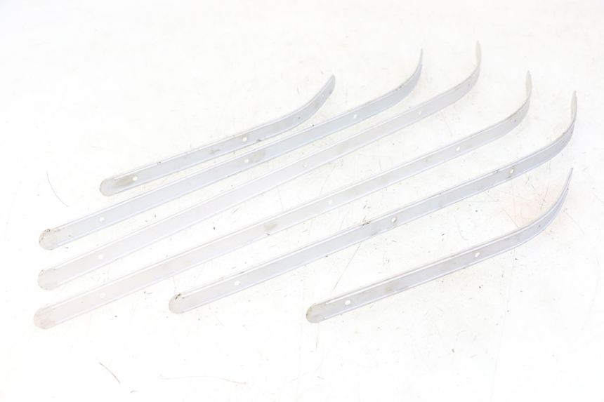 photo de FLOOR PANEL RUBBER JM MOTORS VX 125 (2022 - 2025) - Alternative perspective