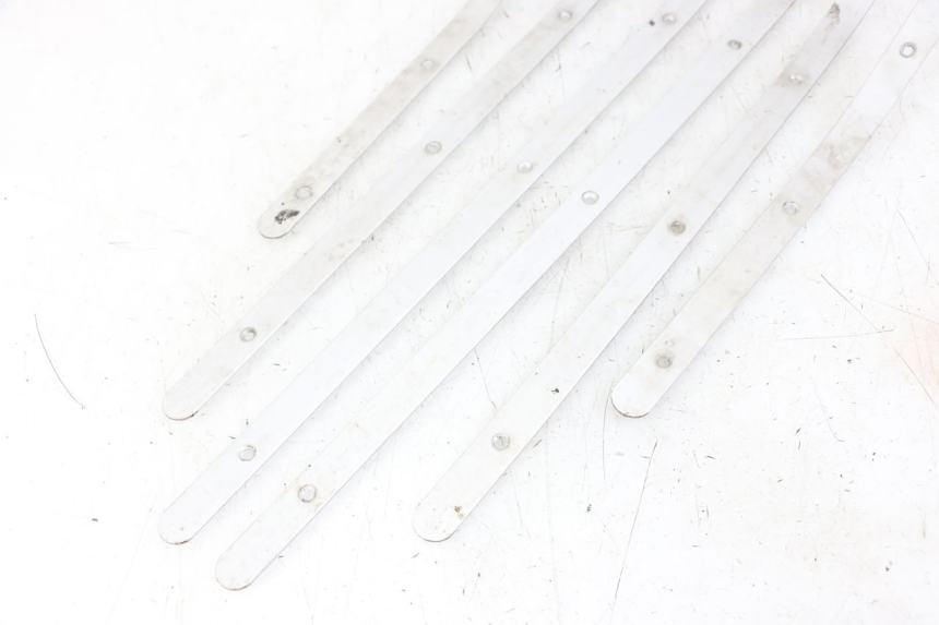 photo de FLOOR PANEL RUBBER JM MOTORS VX 125 (2022 - 2025) - Technical close-up