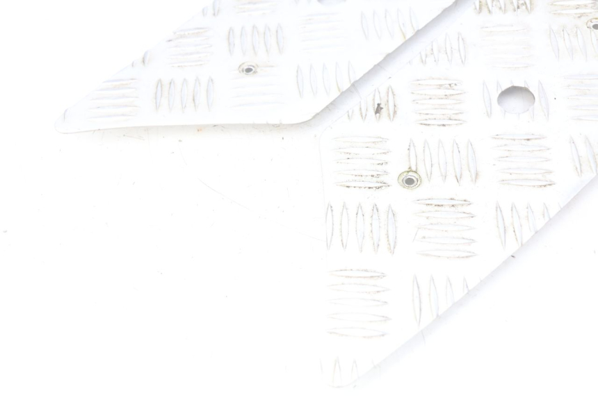 photo de FOOTBOARD MAT PEUGEOT KISBEE 2T 50 (2010 - 2017) - Zoom on usage condition