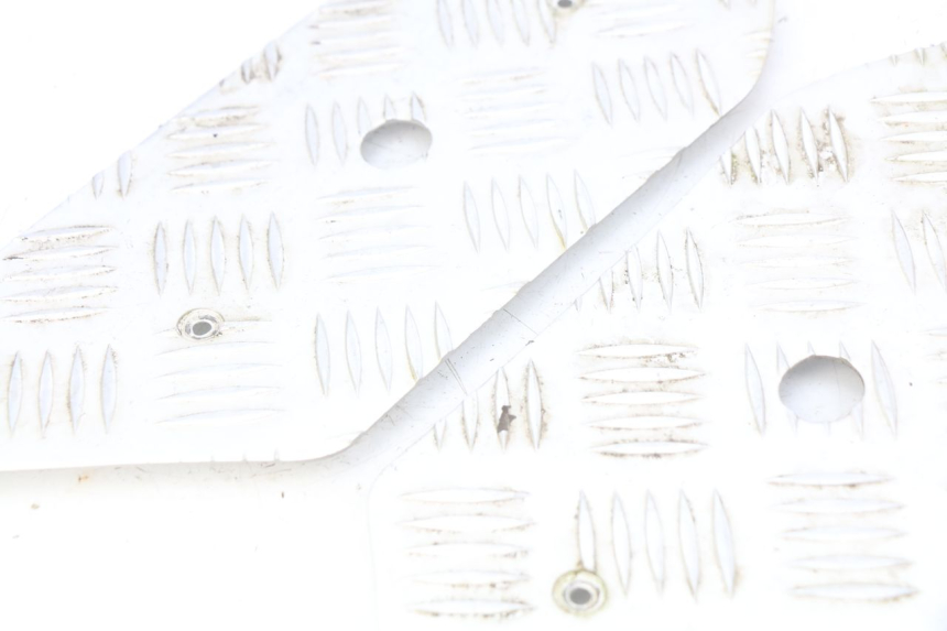 photo de FOOTBOARD MAT PEUGEOT KISBEE 2T 50 (2010 - 2017) - Alternative perspective