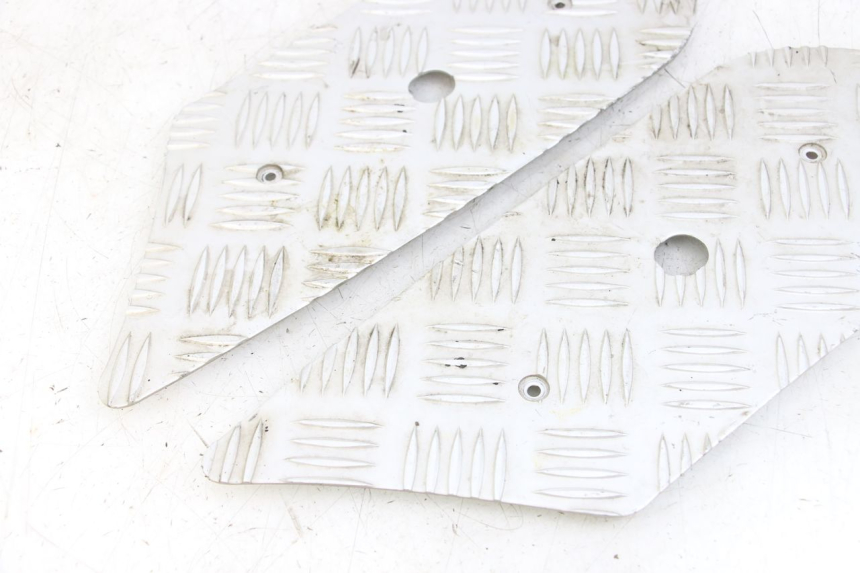 photo de FOOTBOARD MAT PEUGEOT KISBEE 4T 50 (2018 - 2022) - Zoom on usage condition