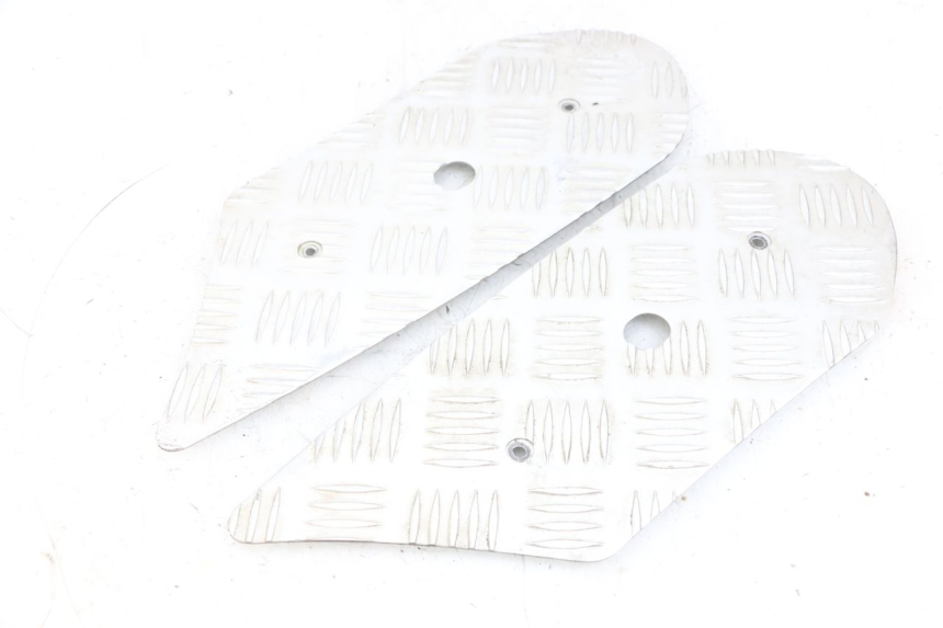 photo de FOOTBOARD MAT PEUGEOT KISBEE 4T 50 (2018 - 2022) - Main view