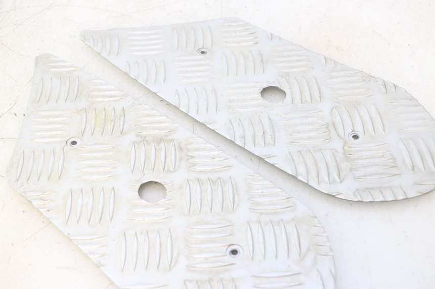photo de FLOOR PANEL RUBBER PEUGEOT KISBEE 4T 50 (2023 - 2026) - Component detail