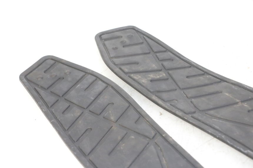 photo de FLOOR PANEL RUBBER KYMCO XCITING 500 (2007 - 2010) - Alternative perspective