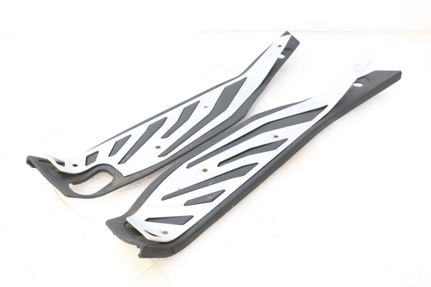 photo de FLOOR PANEL RUBBER PIAGGIO MP3 HPE 530 (2022 - 2026) - Main view