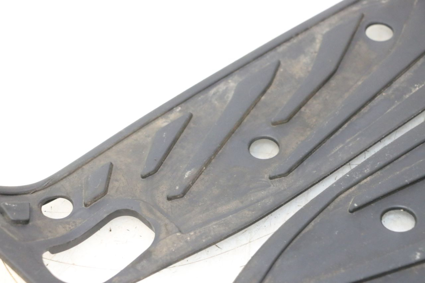 photo de FLOOR PANEL RUBBER PIAGGIO MP3 HPE 530 (2022 - 2026) - Markings and original references