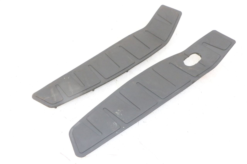 photo de FLOOR PANEL RUBBER PIAGGIO MP3 LT 300 (2010 - 2016) - Main view