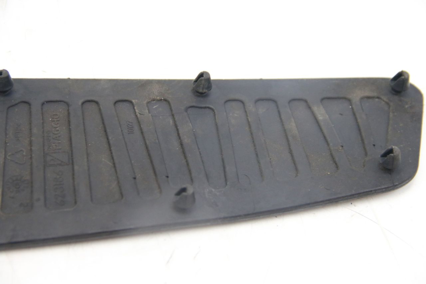photo de FOOTBOARD MAT PIAGGIO MP3 125 (2006 - 2014) - Alternative perspective