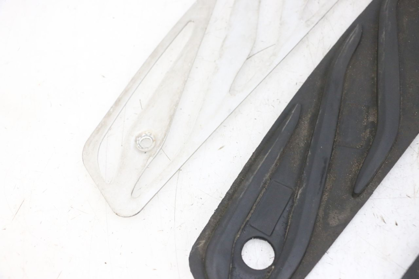 photo de FLOOR PANEL RUBBER PIAGGIO MP3 500 (2016 - 2018) - Checked used part