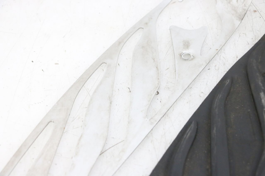 photo de FLOOR PANEL RUBBER PIAGGIO MP3 500 (2016 - 2018) - Markings and original references