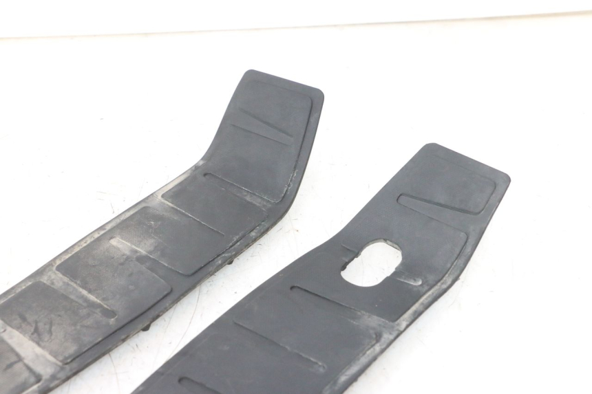 photo de FLOOR PANEL RUBBER PIAGGIO MP3 500 (2016 - 2018) - Component detail
