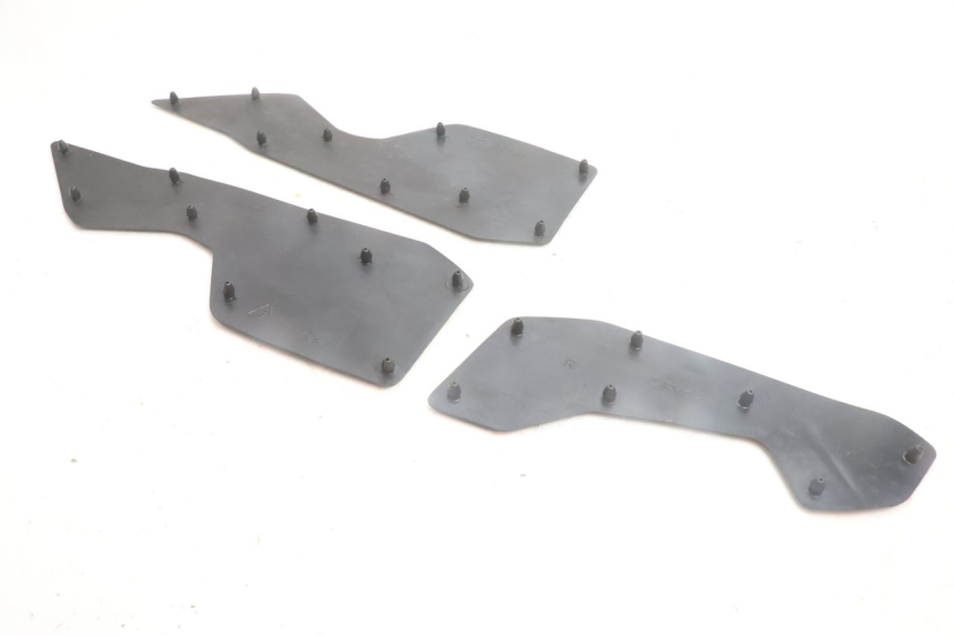 photo de FLOOR PANEL RUBBER YAMAHA N-MAX NMAX 125 (2021 - 2024) - Fixing points details