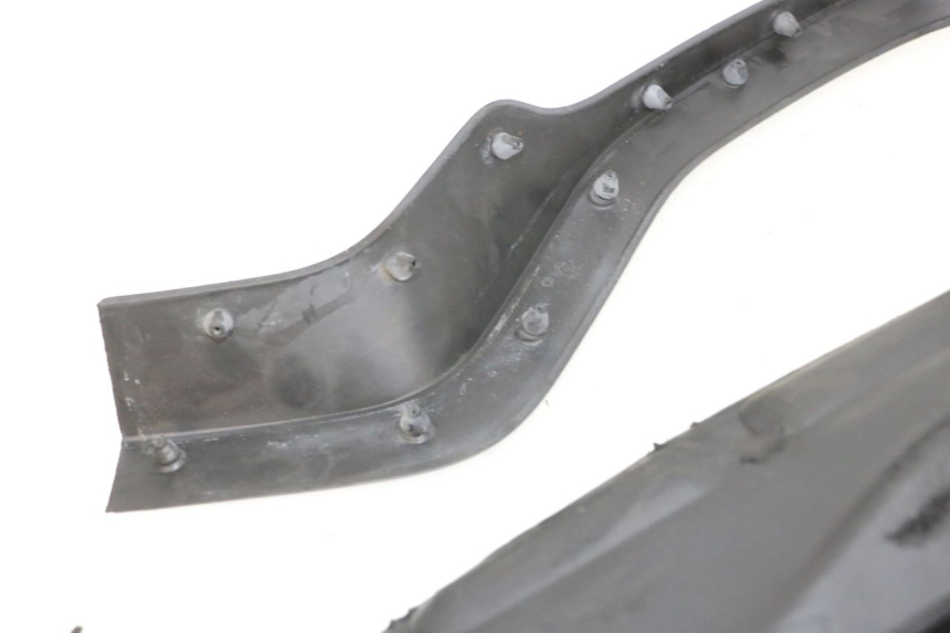 photo de FLOOR PANEL RUBBER YAMAHA NEO'S CORE 1 (2022 - 2026) - High-resolution close-up