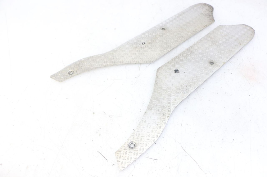 photo de FLOOR PANEL RUBBER PIAGGIO NRG POWER PUREJET 50 (2018 - 2021) - Zoom on usage condition