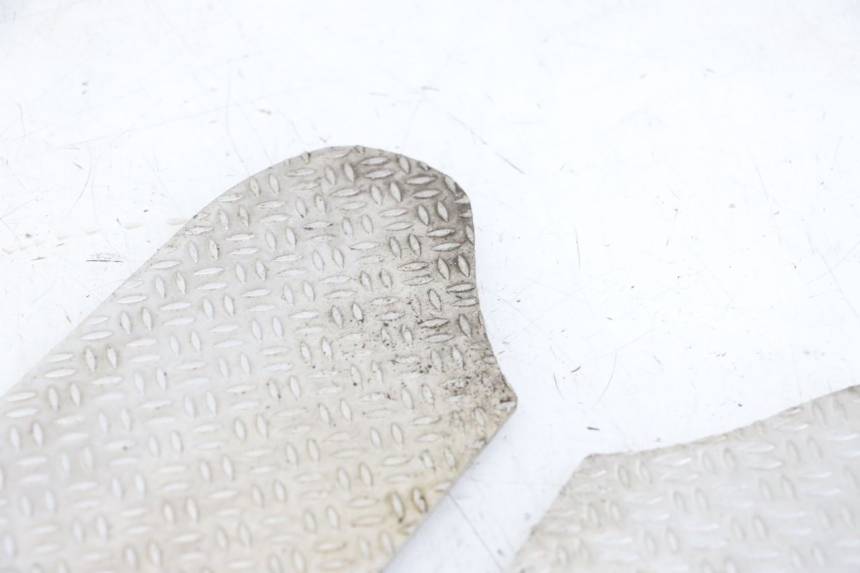 photo de FLOOR PANEL RUBBER PIAGGIO NRG POWER PUREJET 50 (2018 - 2021) - Fixing points details