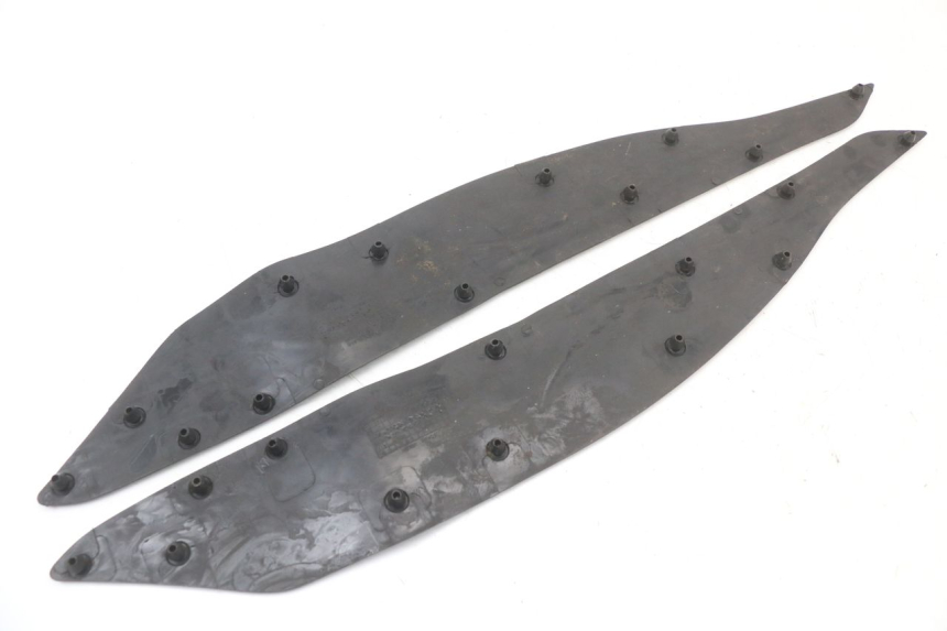 photo de FLOOR PANEL RUBBER HONDA PCX (JF28) 125 (2009 - 2011) - Technical close-up