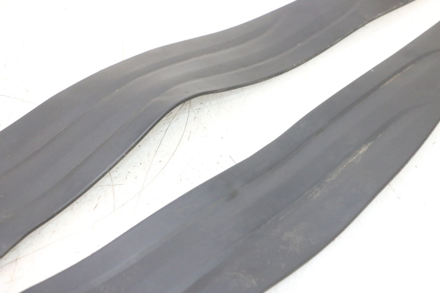photo de FLOOR PANEL RUBBER HONDA PCX (JF57/JF64) 125 (2014 - 2018) - Alternative perspective