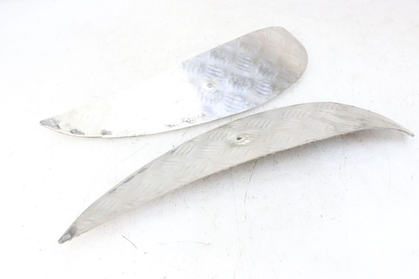 photo de FLOOR PANEL RUBBER PEUGEOT ELYSTAR 50 (2002 - 2014) - Zoom on usage condition