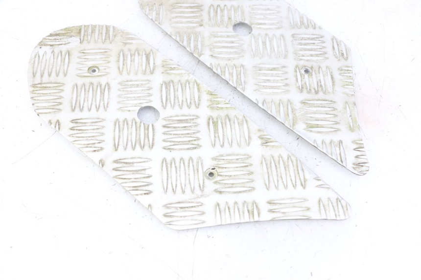 photo de FOOTBOARD MAT PEUGEOT KISBEE 4T 50 (2018 - 2022) - Zoom on usage condition