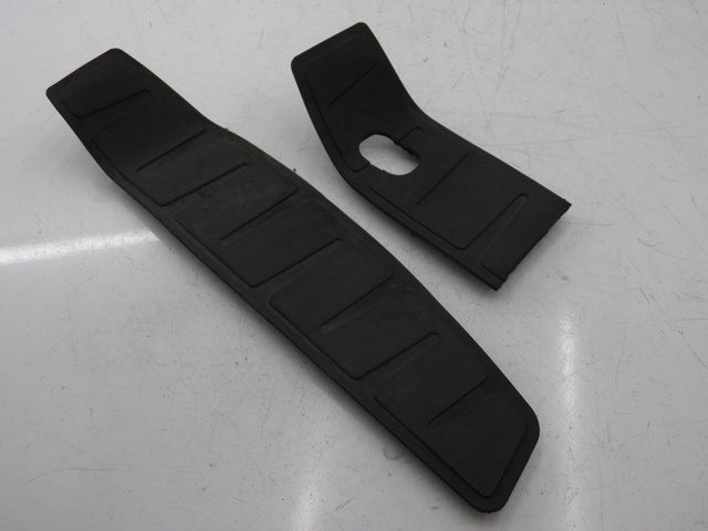photo de FLOOR PANEL RUBBER PIAGGIO MP3 400 (2007 - 2009) - Main view