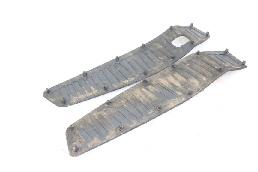 photo de FOOTBOARD MAT PIAGGIO MP3 LT 400 (2007 - 2012) - Zoom on usage condition