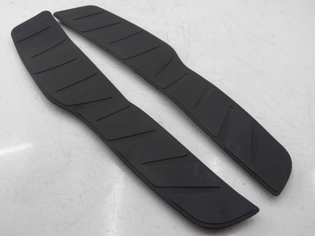 photo de FLOOR PANEL RUBBER PIAGGIO X8 STREET 125 (2006 - 2007) - Main view